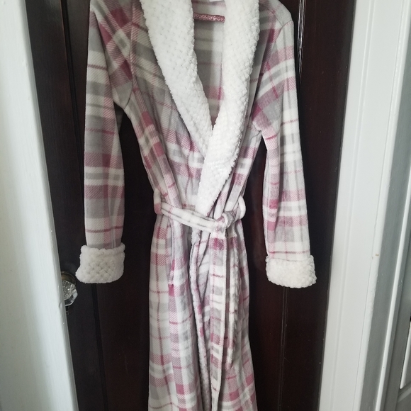 Super Soft Cozy Robe - Picture 1 of 4